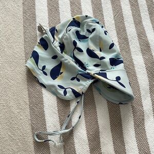 Dozer whale print sun cap